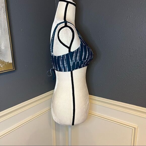 Cupshe Dream Space bikini top - Picture 6 of 9